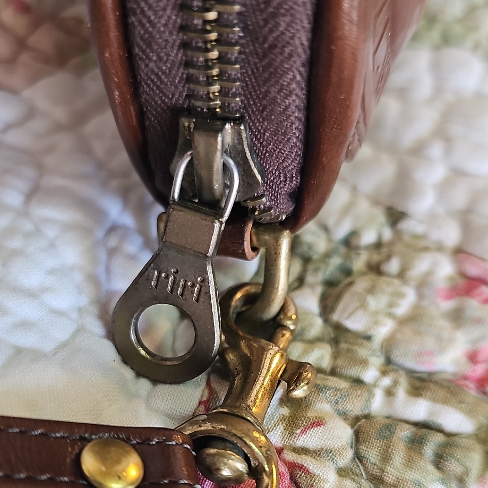 Vintage Dooney & Bourke AWL Taupe & Burnt Cedar Duck Coin Purse - Picture 6 of 16